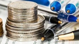 ¿Cómo se financia un partido político?