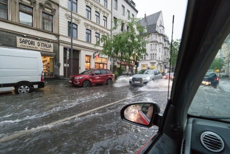 En caso de inundaciones, ¿cómo reclamar al seguro del coche los desperfectos causados?