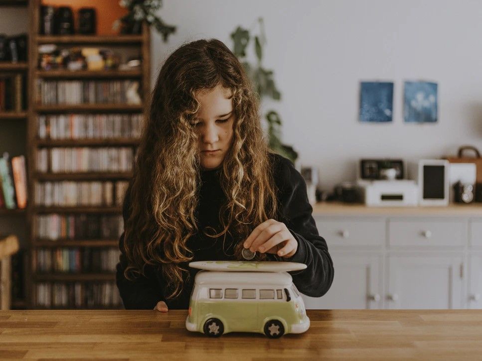 Estrategias para enseñar finanzas personales a tus hijos